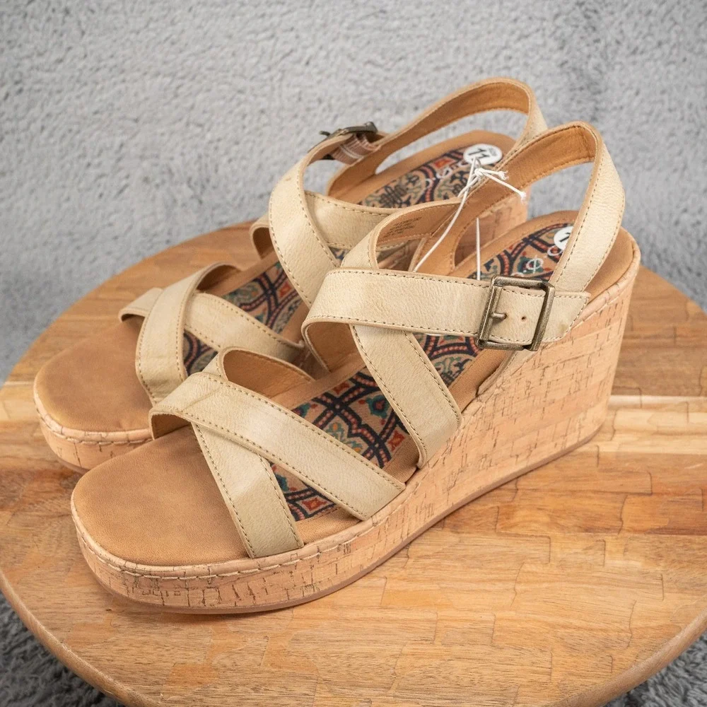 NEW ! BOC Women Chiana LI Wedge Sandal Beige Size 11